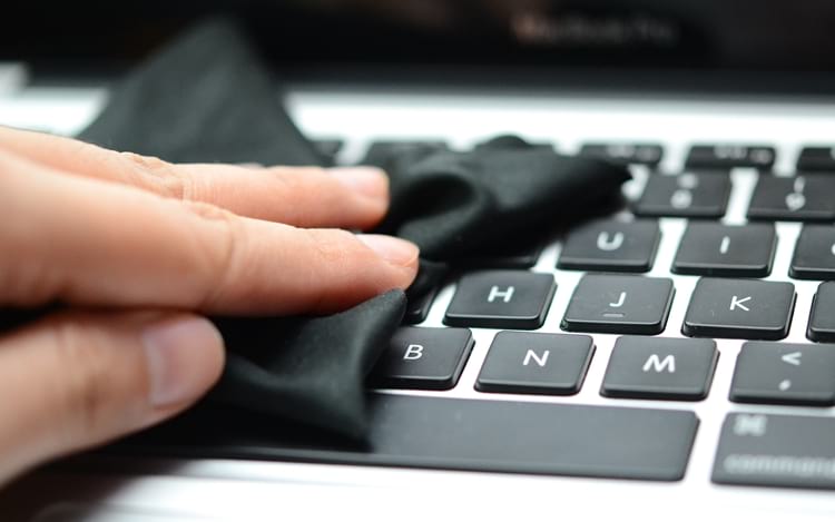 Como limpar o teclado do computador